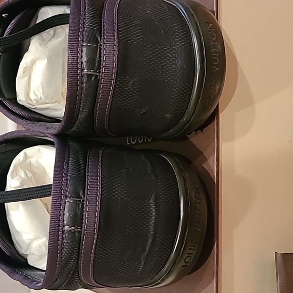 Men's Louis Vuitton Damier Sneakers - Picture 6 of 16